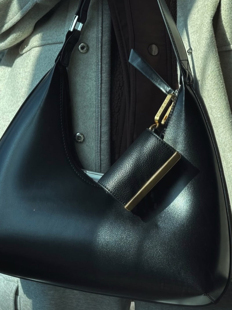 Carry Latch Fold lifestyle